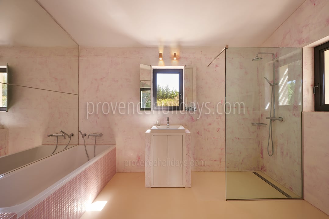 21 - Mas de l\'Artisan: Villa: Bathroom