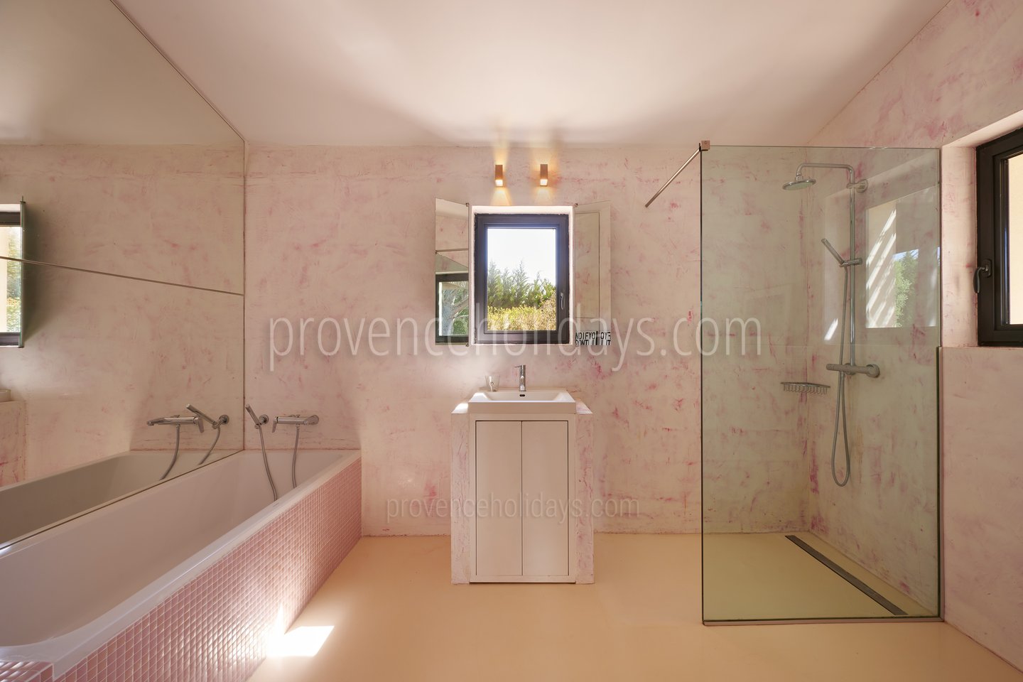 21 - Mas de l\'Artisan: Villa: Bathroom