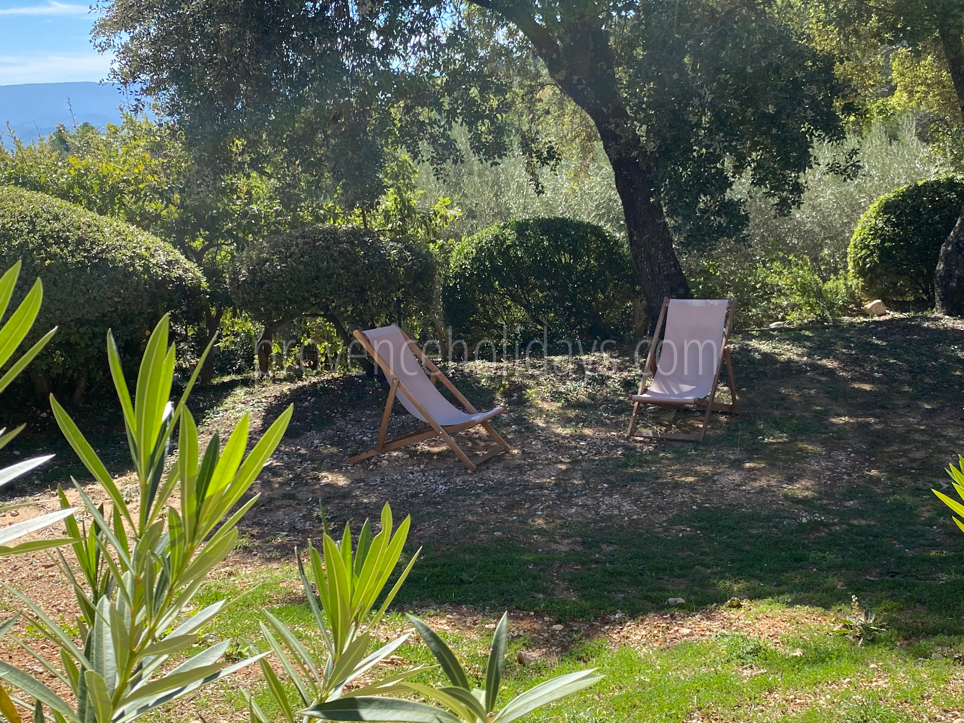 83 - Mas des Collines du Luberon: Villa: Exterior