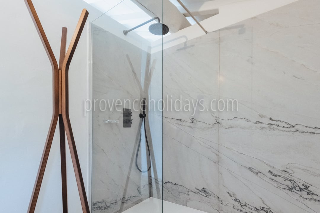 71 - Mas Calisson: Villa: Bathroom