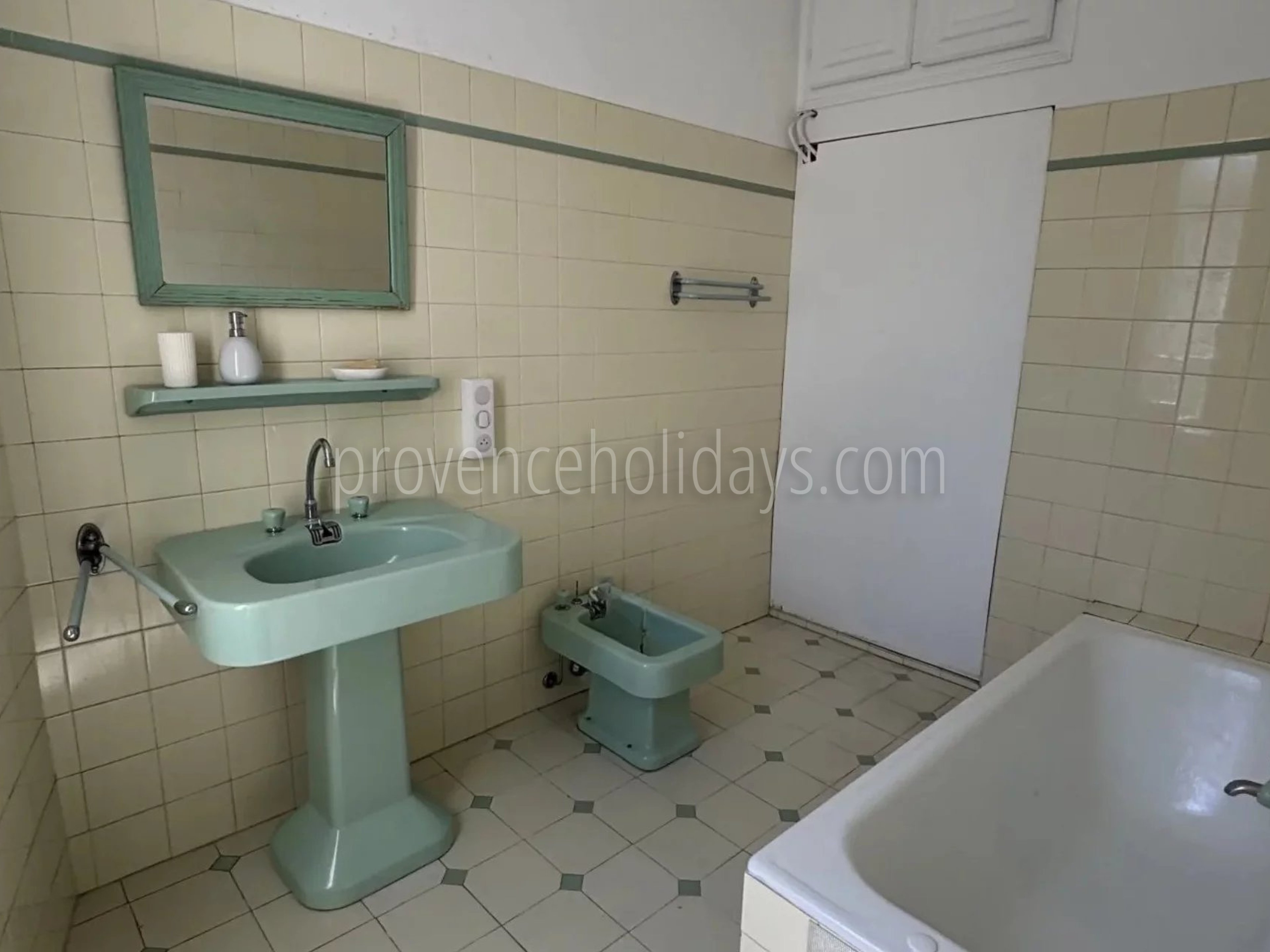 9 - House to renovate in Cannes: Villa: Bathroom