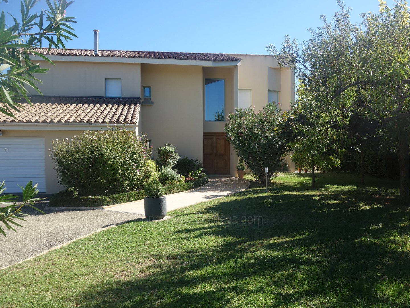 4 - Villa de la Roque: Villa: Exterior