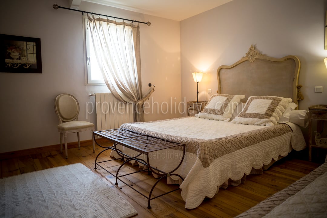 20 - Mas de Mazette: Villa: Bedroom