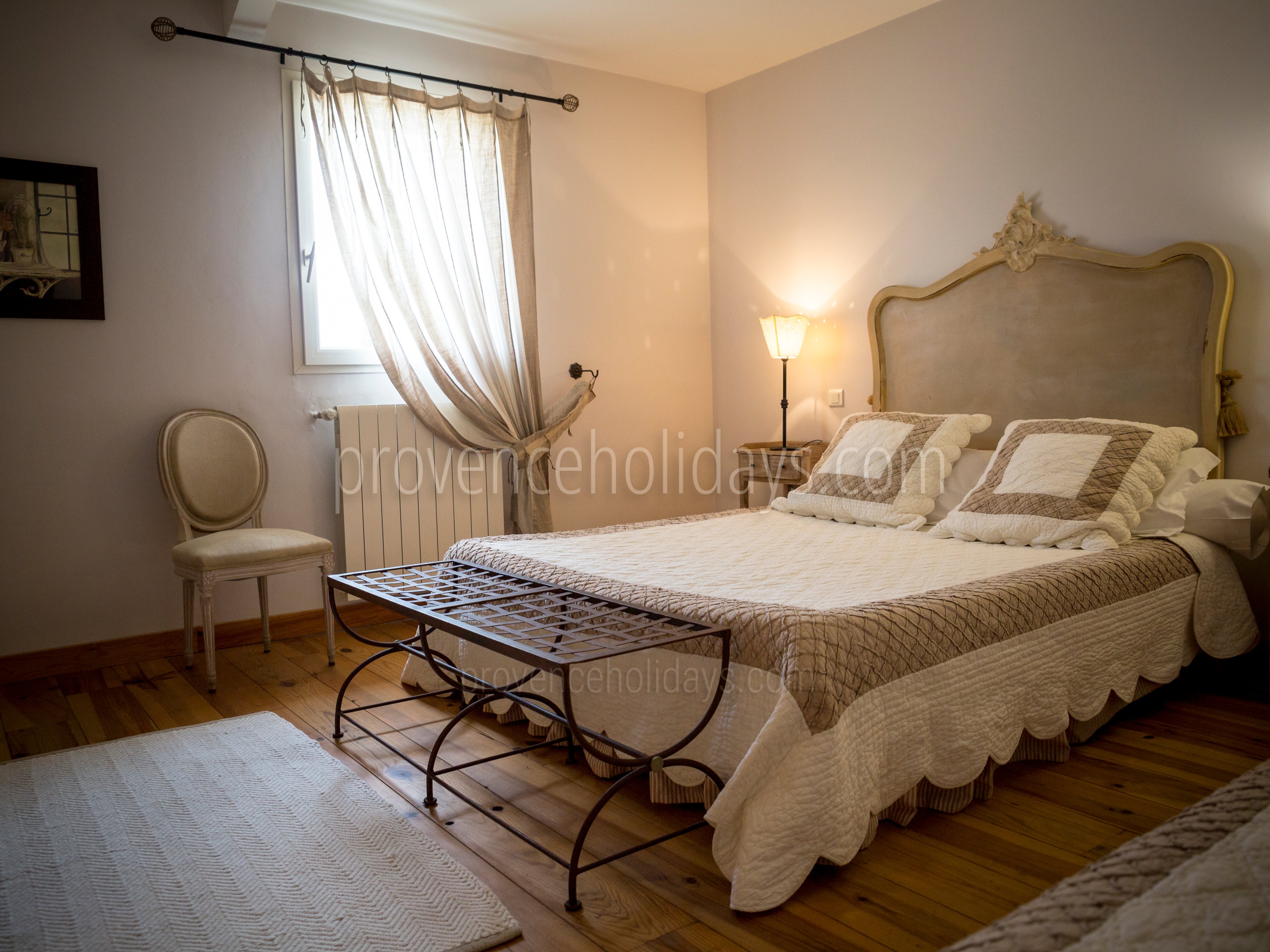 20 - Mas de Mazette: Villa: Bedroom