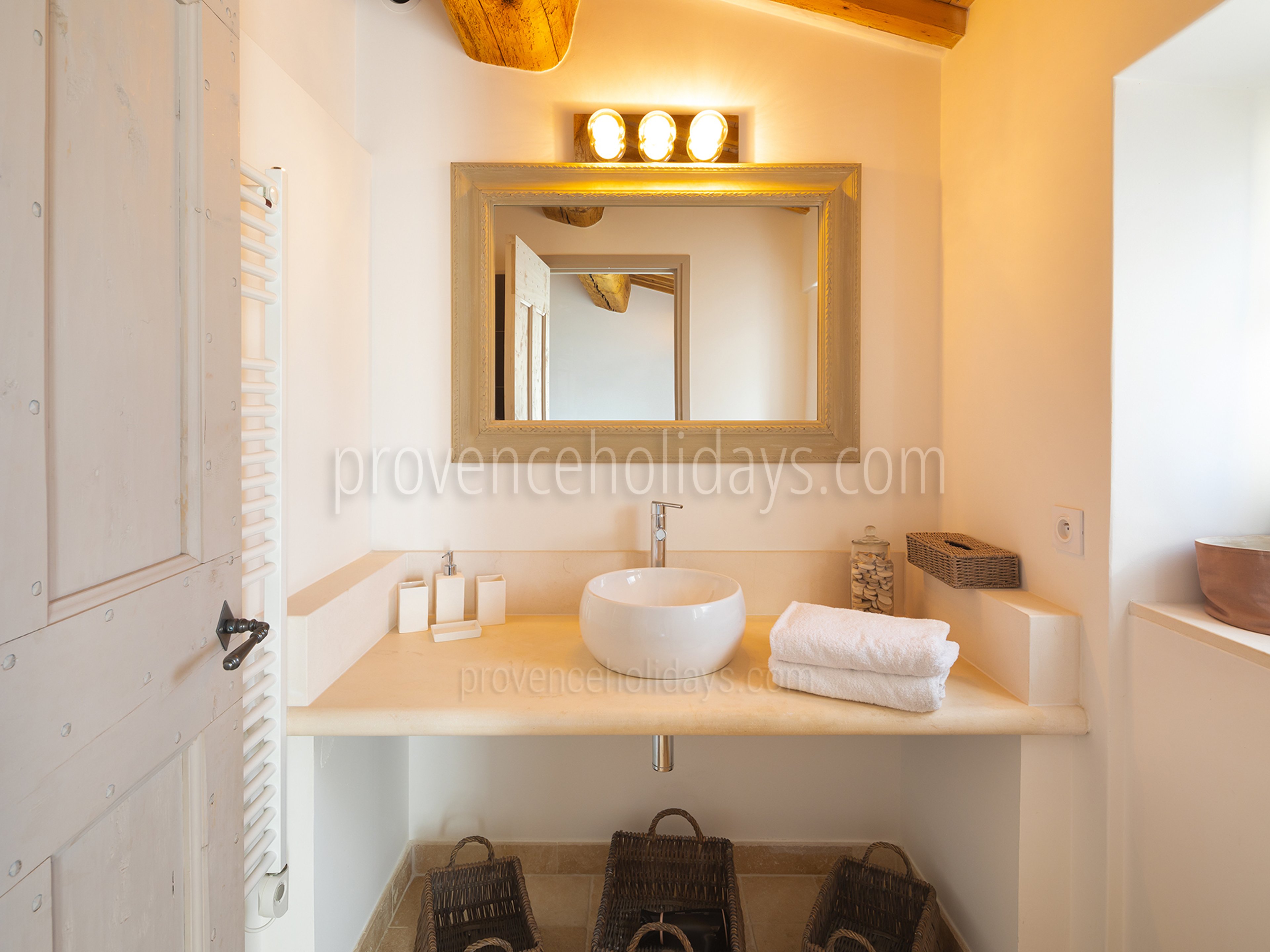 22 - Maison Eyguières: Villa: Bathroom