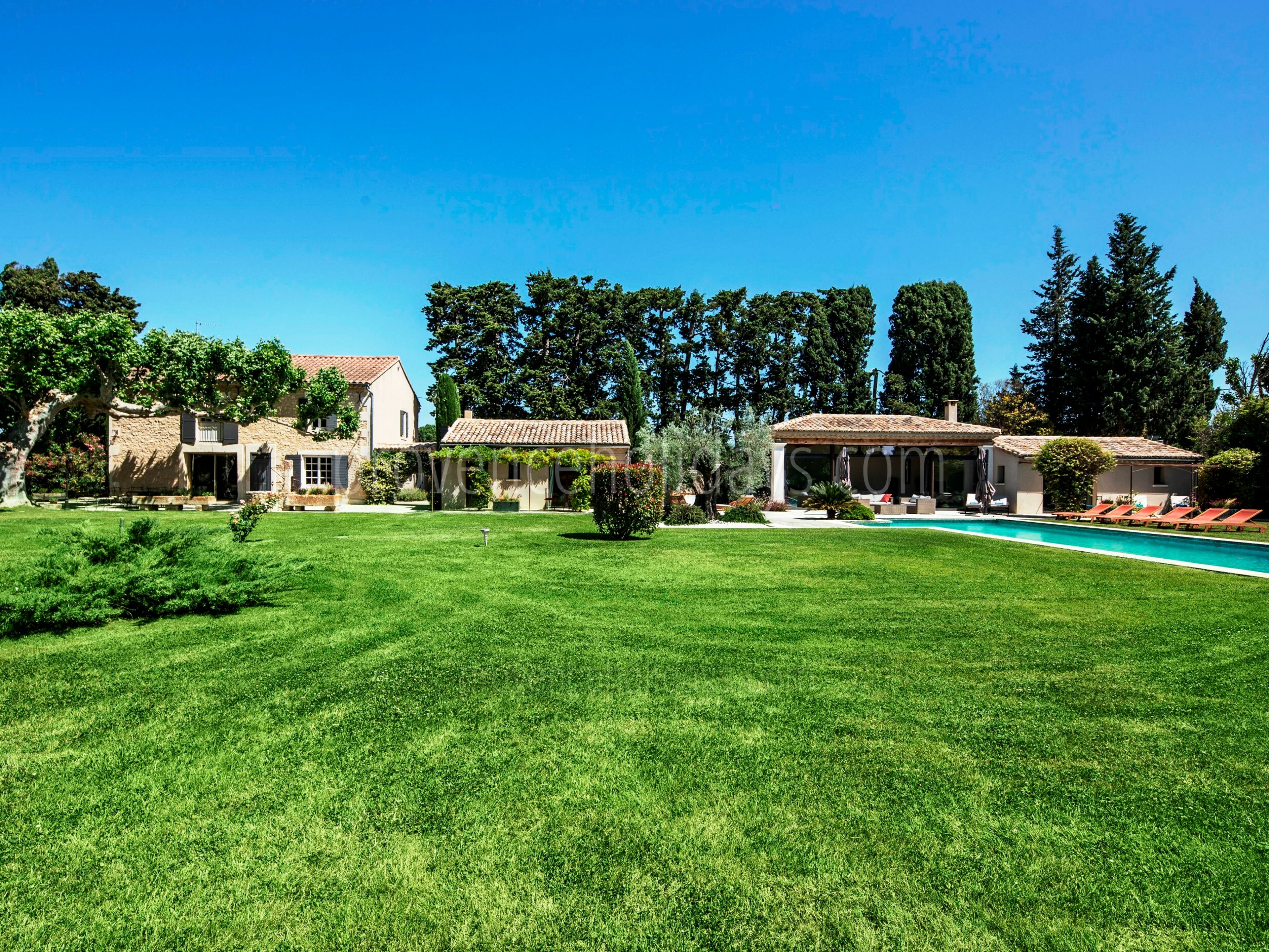 20 - Mas Luna: Villa: Exterior