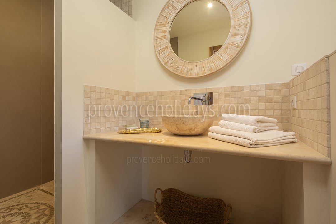 24 - Mas Harmonie: Villa: Bathroom