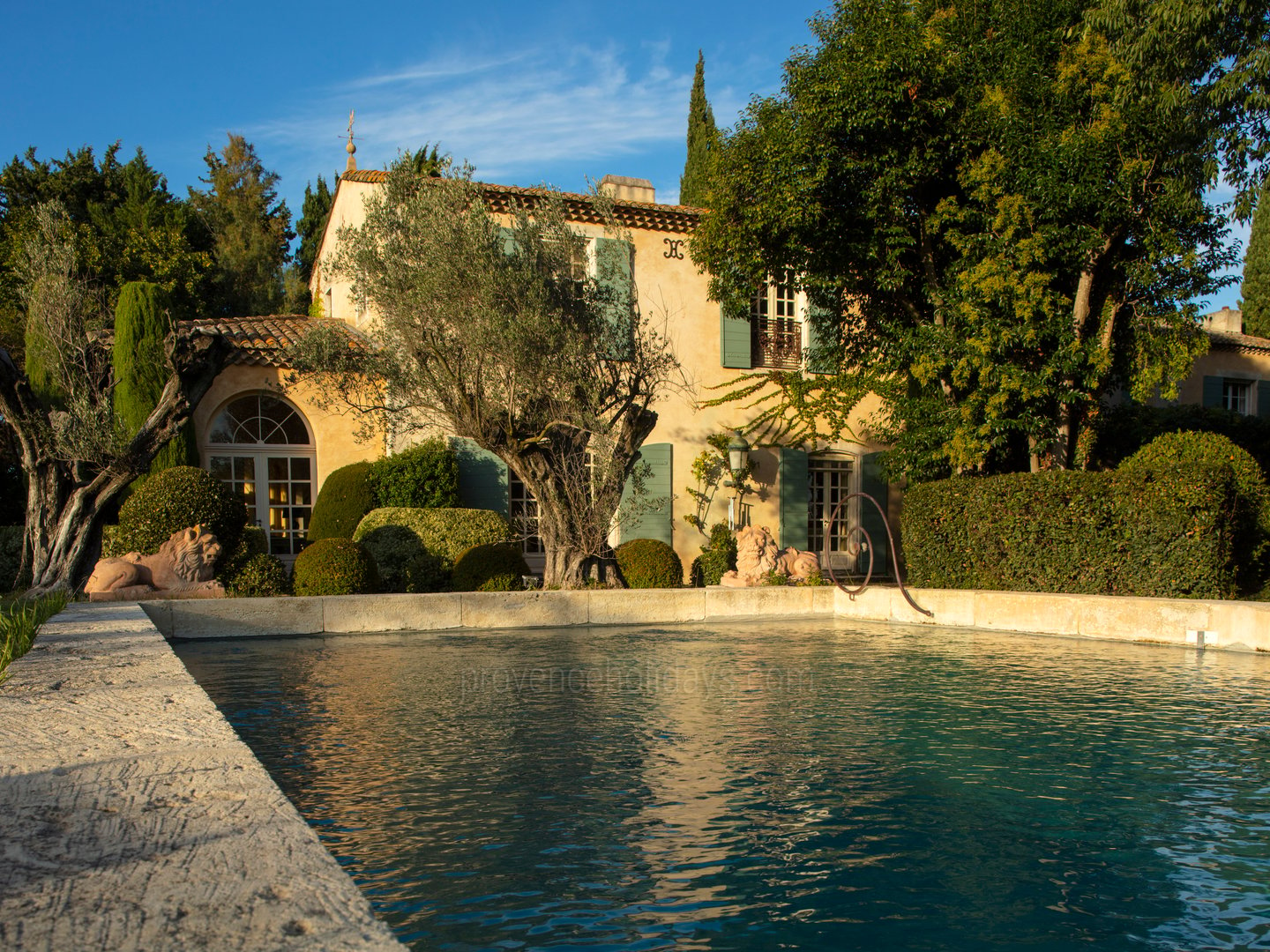 26 - Domaine de Mouriès: Villa: Exterior