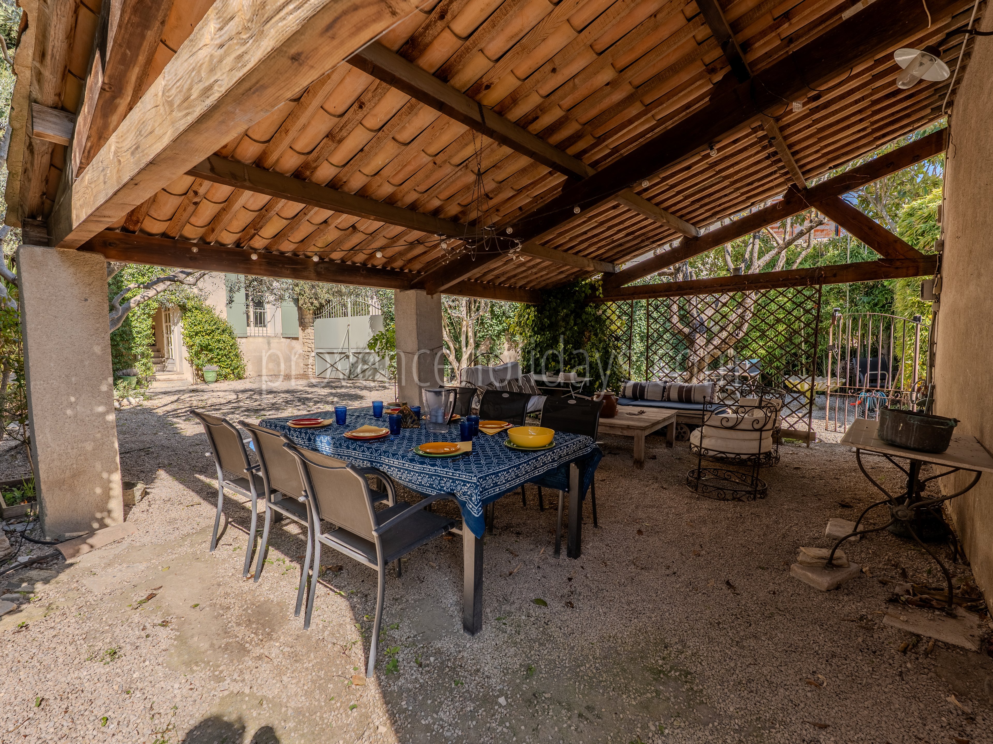 7 - Hotel particulier dans le centre de Mazan: Villa: Exterior