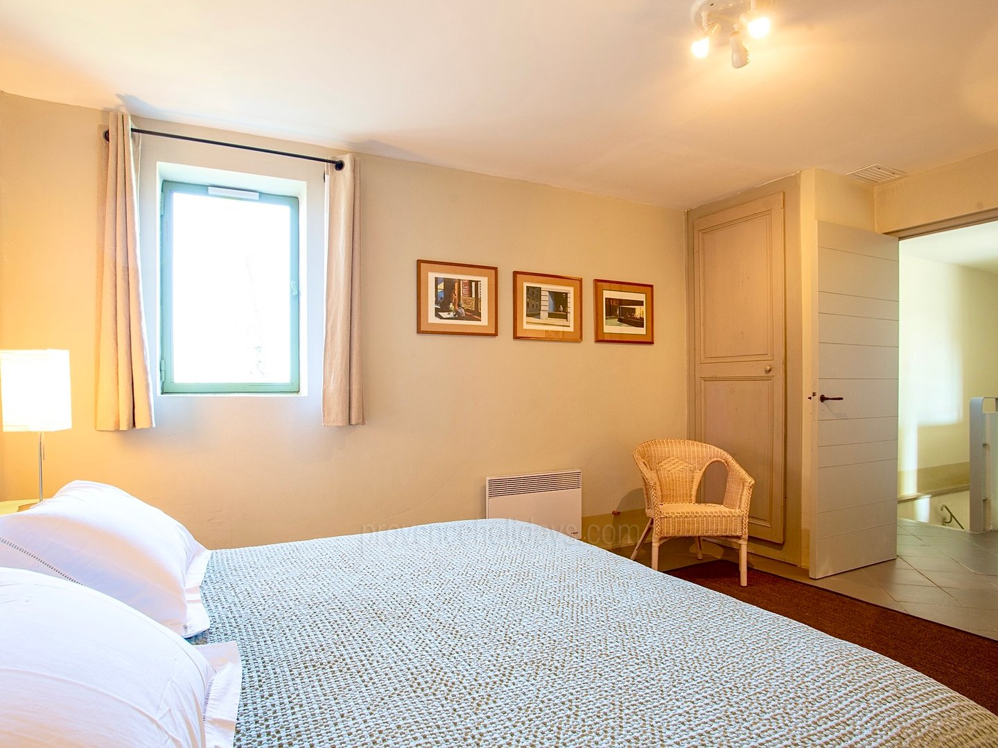 64 - Grand Mas de Cairanne: Villa: Bedroom