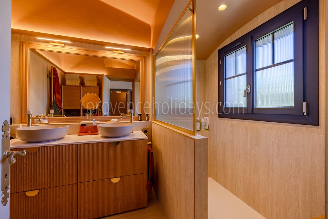 5 - Villa Atome: Villa: Bathroom