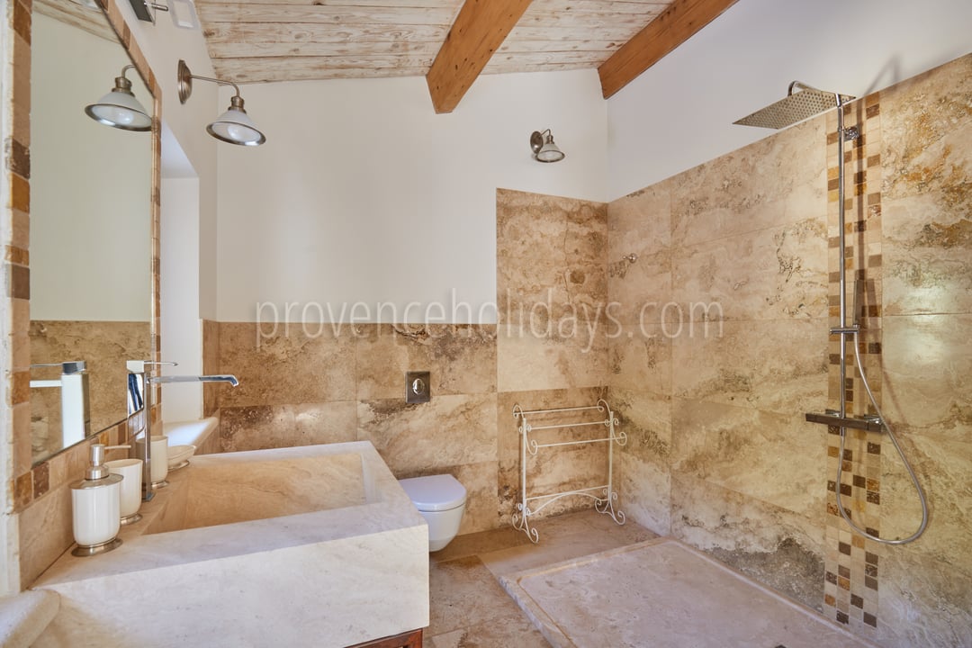 25 - À l\'Ombre de Cézanne: Villa: Bathroom