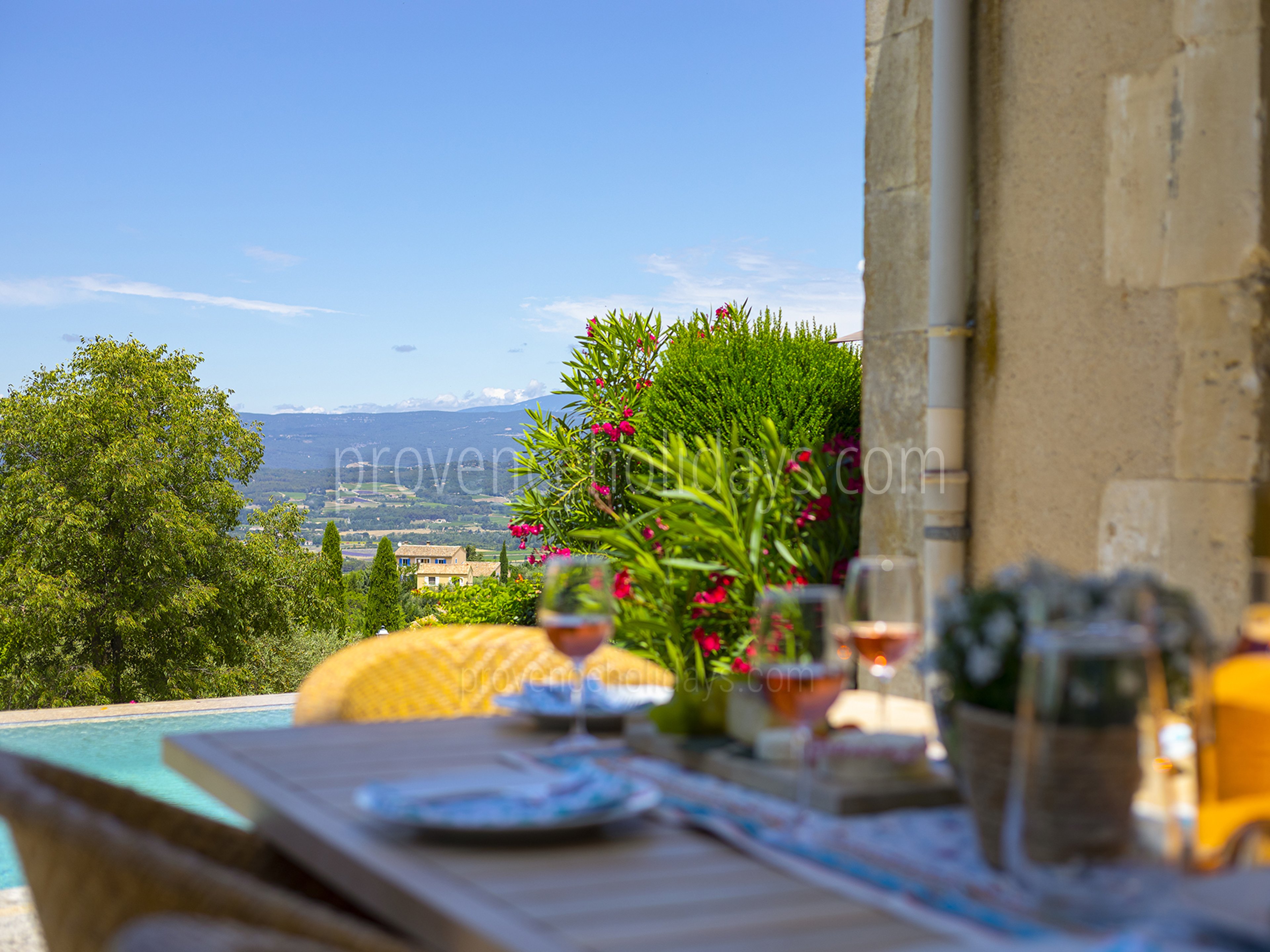22 - Villa Luberon: Villa: Exterior