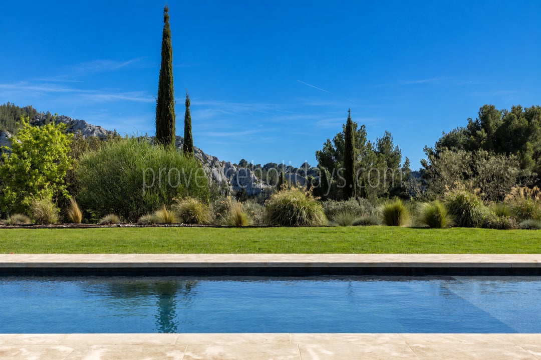 93 - Le Loup des Alpilles: Villa: Pool