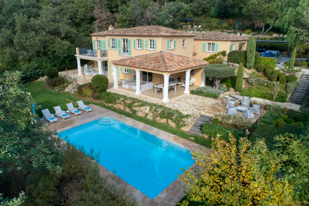28 - Manoir de Seraphine: Villa: Pool
