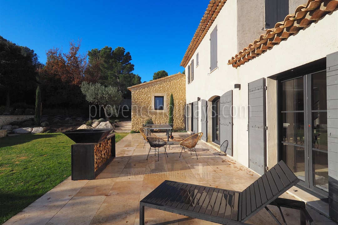 19 - Le Mas Provençal: Villa: Exterior