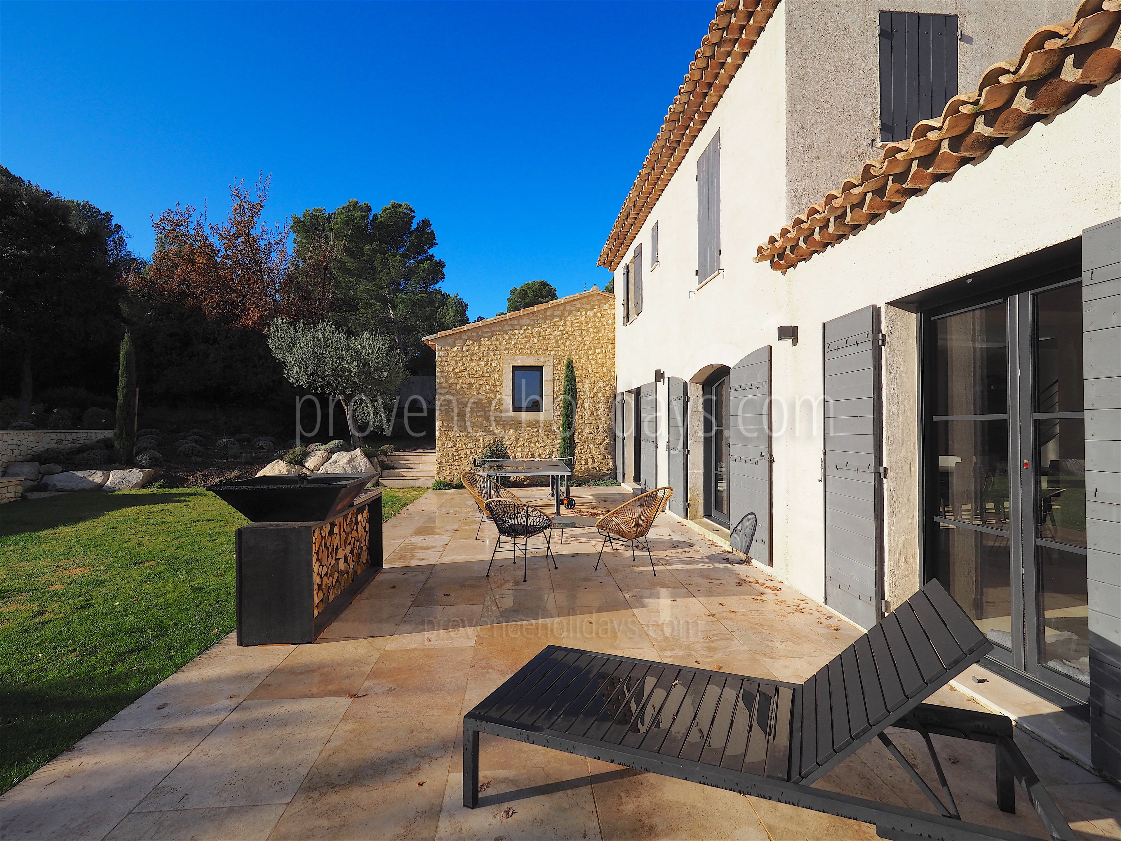 19 - Le Mas Provençal: Villa: Exterior