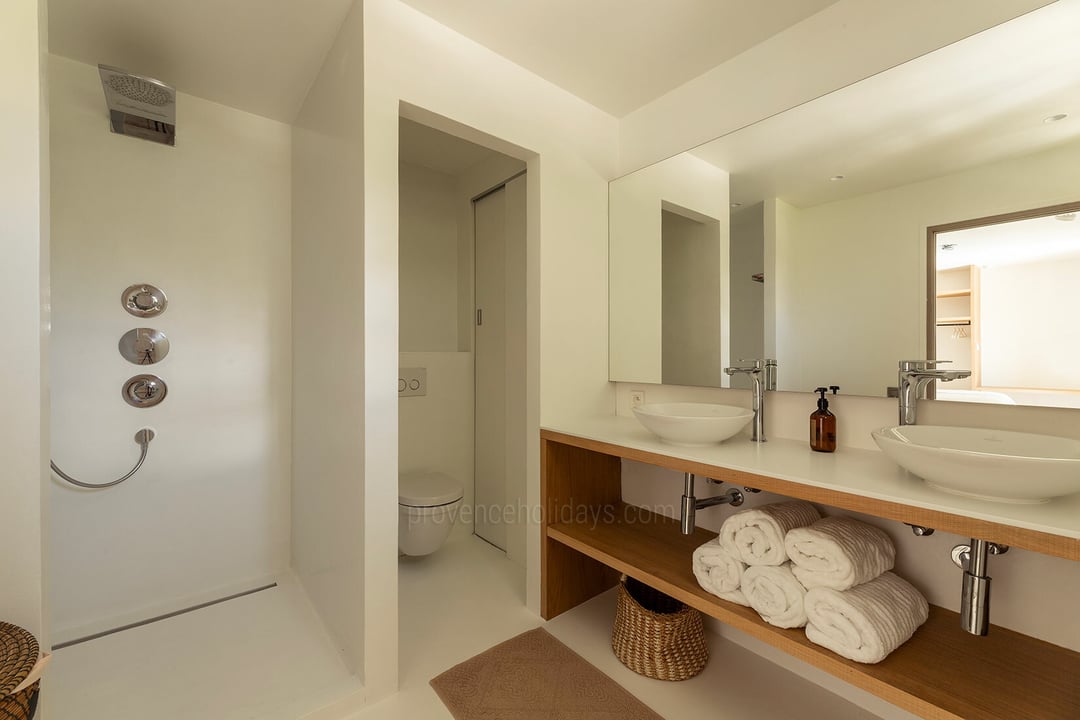31 - Villa Saint Roch: Villa: Bathroom