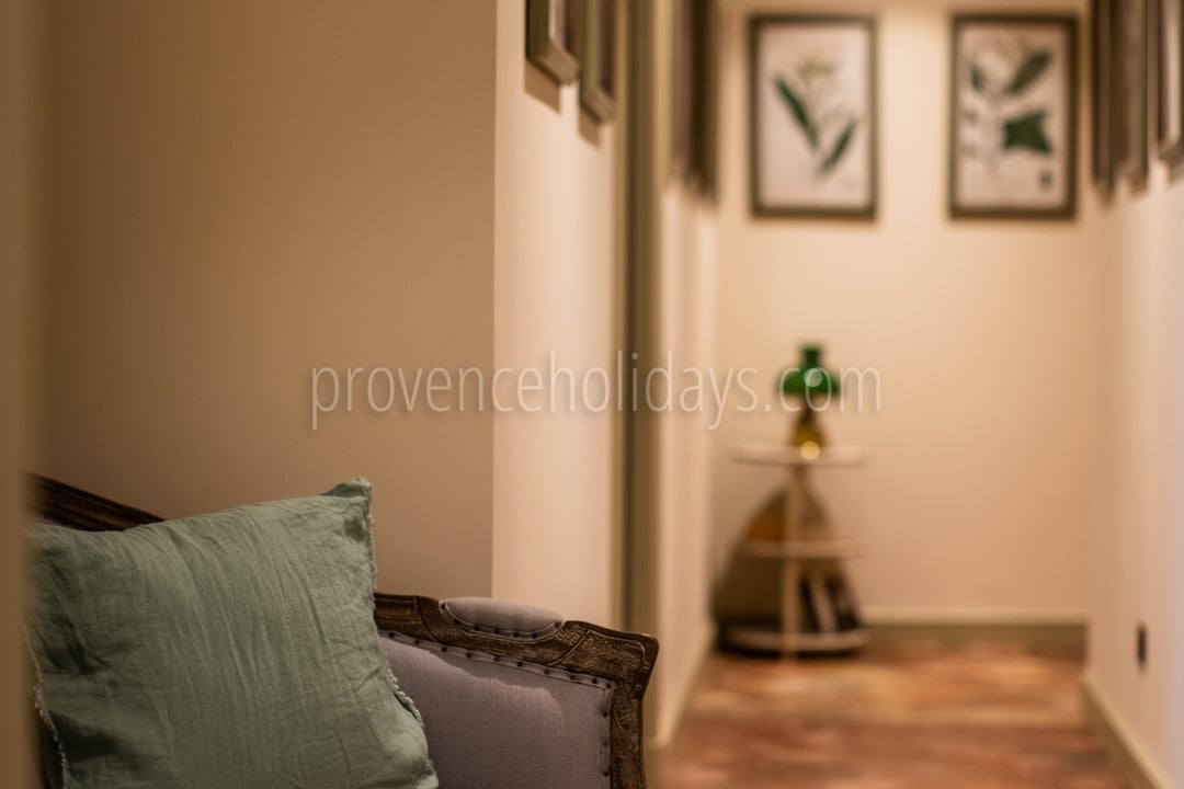 16 - Villa La Vigne: Villa: Interior