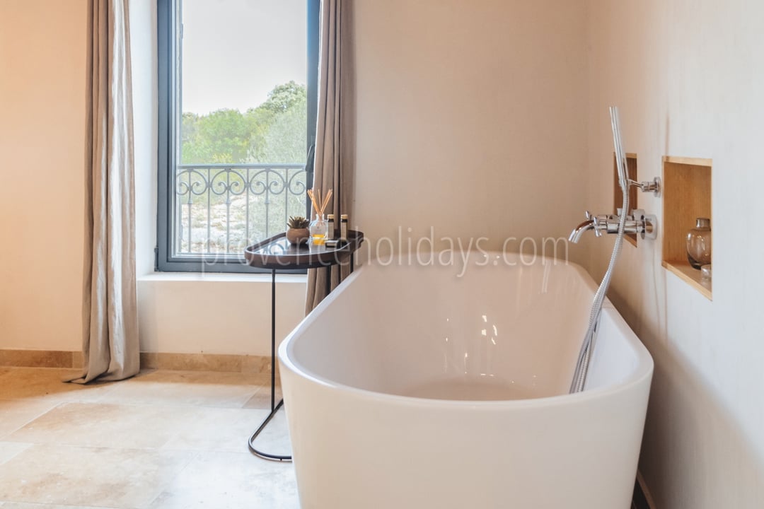47 - Mas de Pierre: Villa: Bathroom 2