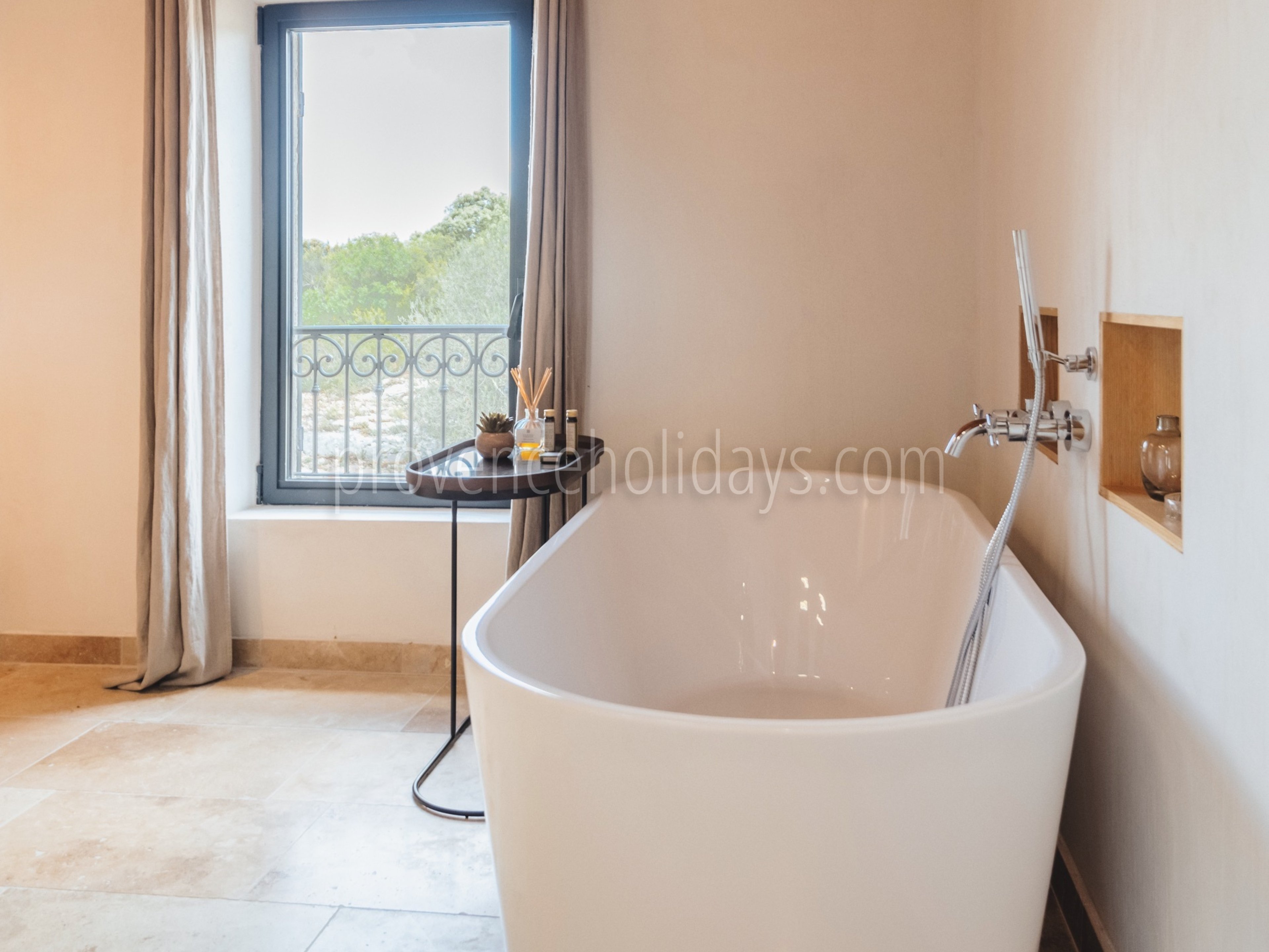 47 - Mas de Pierre: Villa: Bathroom 2