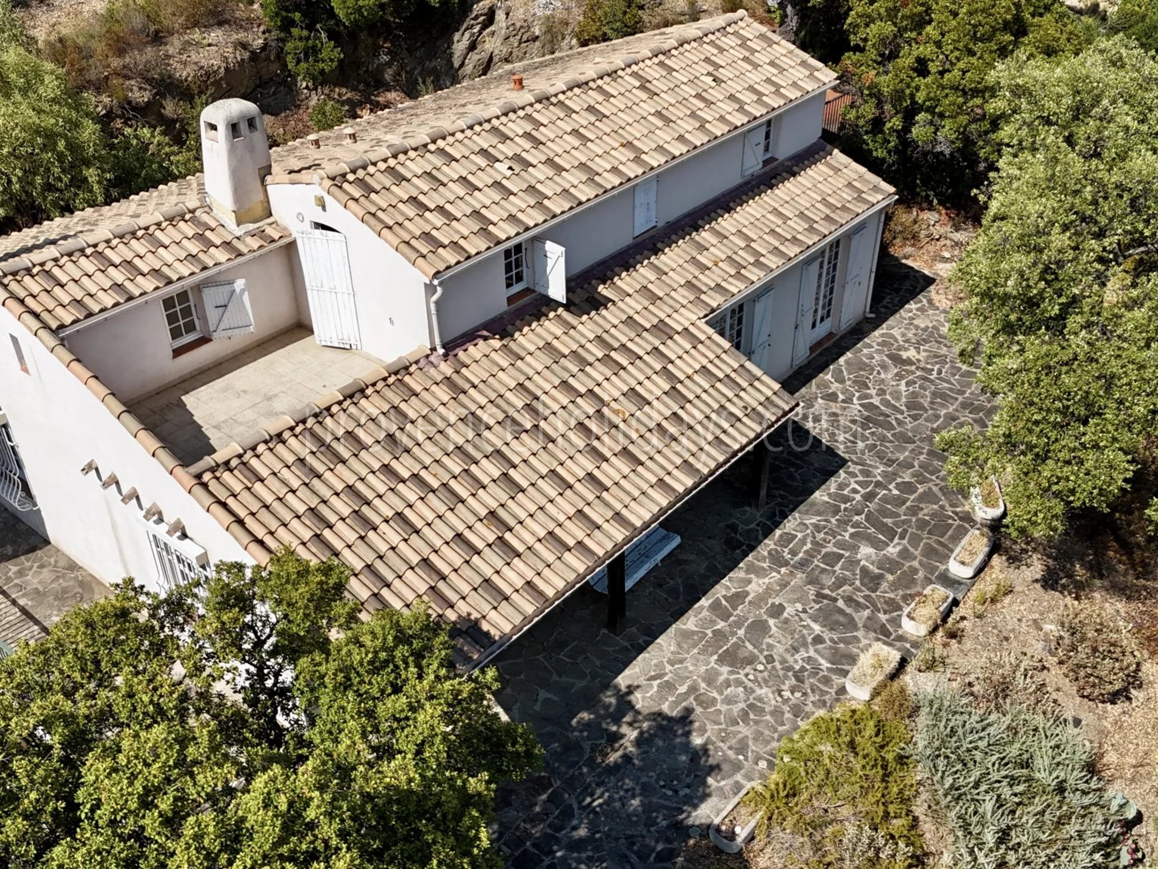 9 - Woning uit de jaren 70 in Rayol-Canadel-sur-Mer: Villa: Exterior