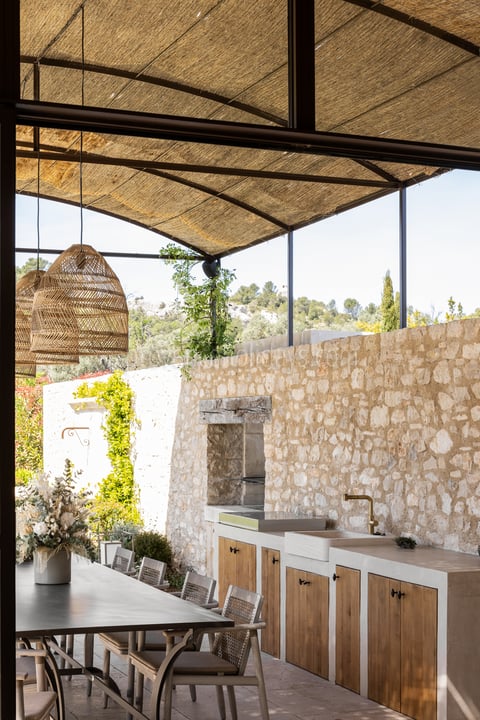 9 - Mas Chabaud: Villa: Exterior