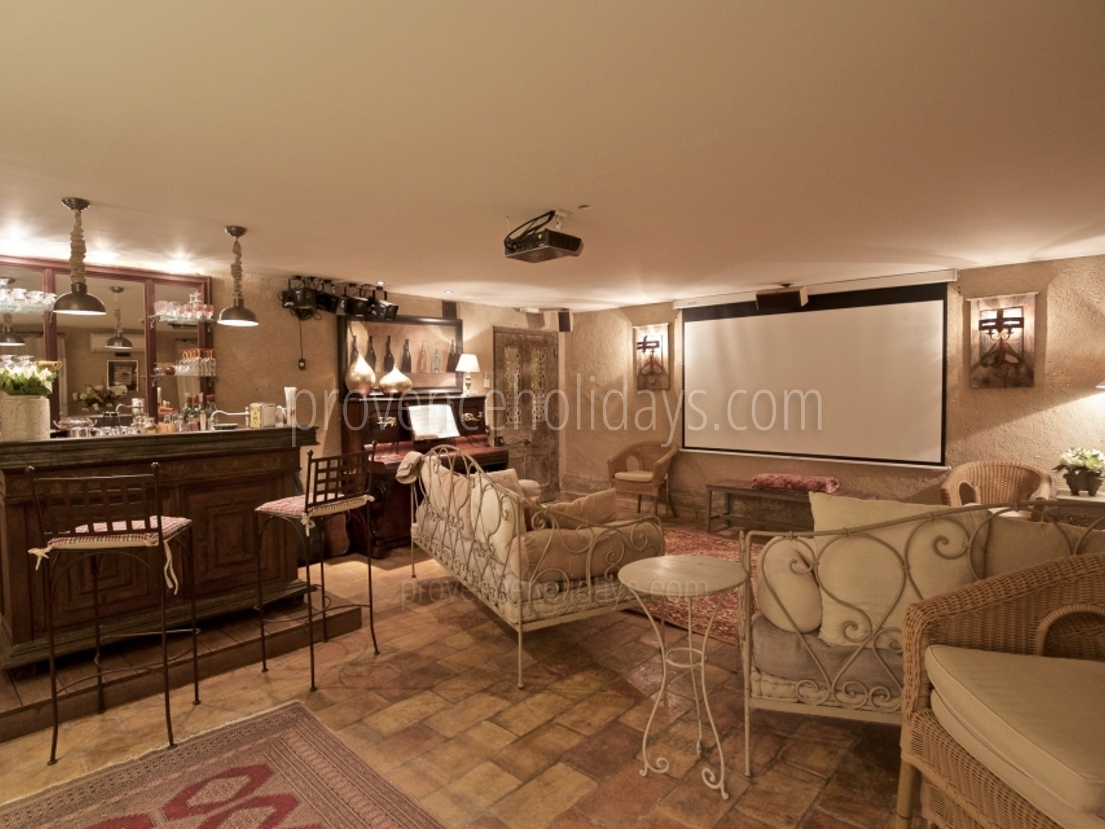 49 - Le Mas des Lavandes: Villa: Interior