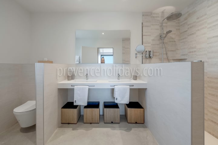 35 - Villa Clair de Luberon: Villa: Bathroom
