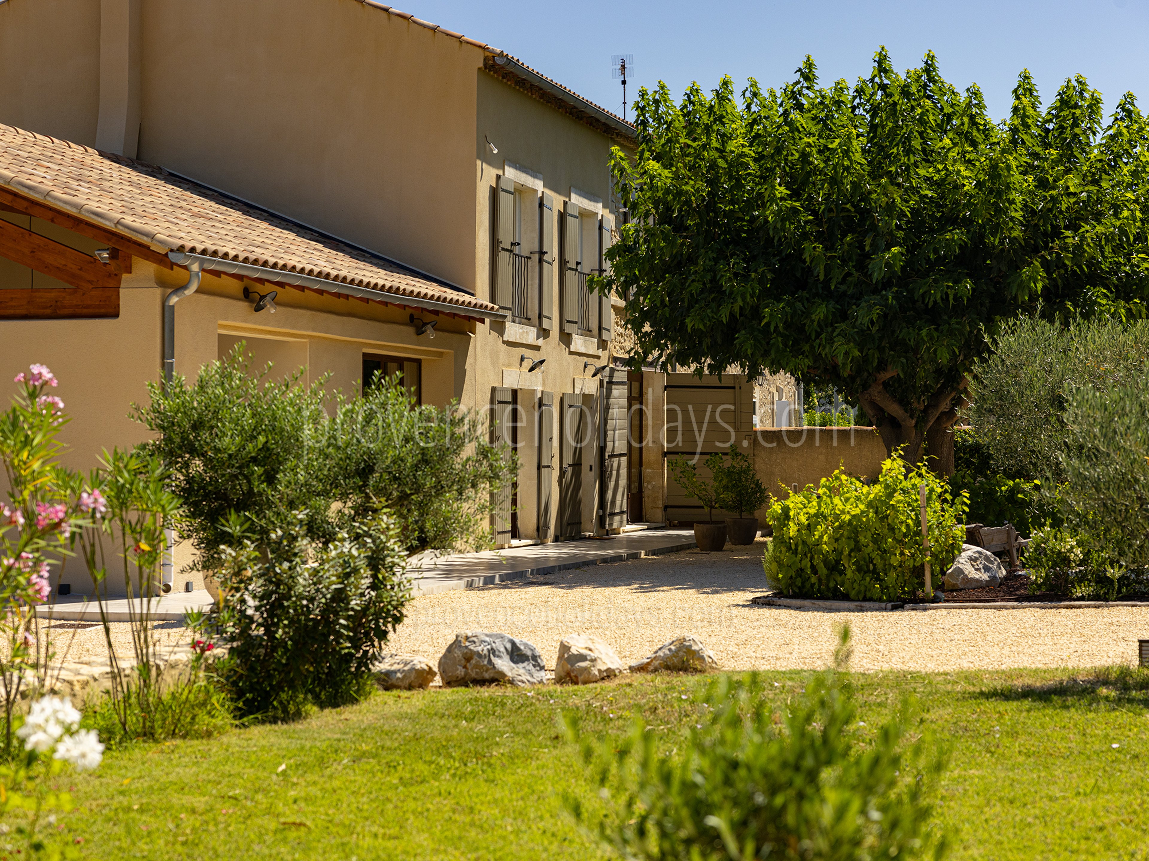 4 - Mas des deux Mûriers: Villa: Exterior