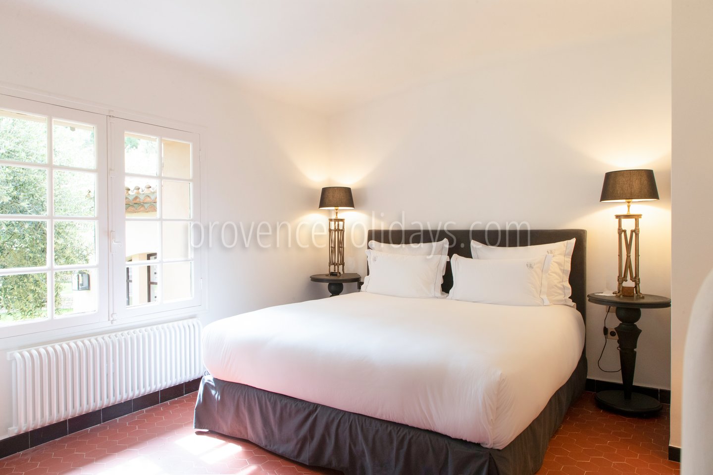 25 - Bastide Queen: Villa: Bedroom