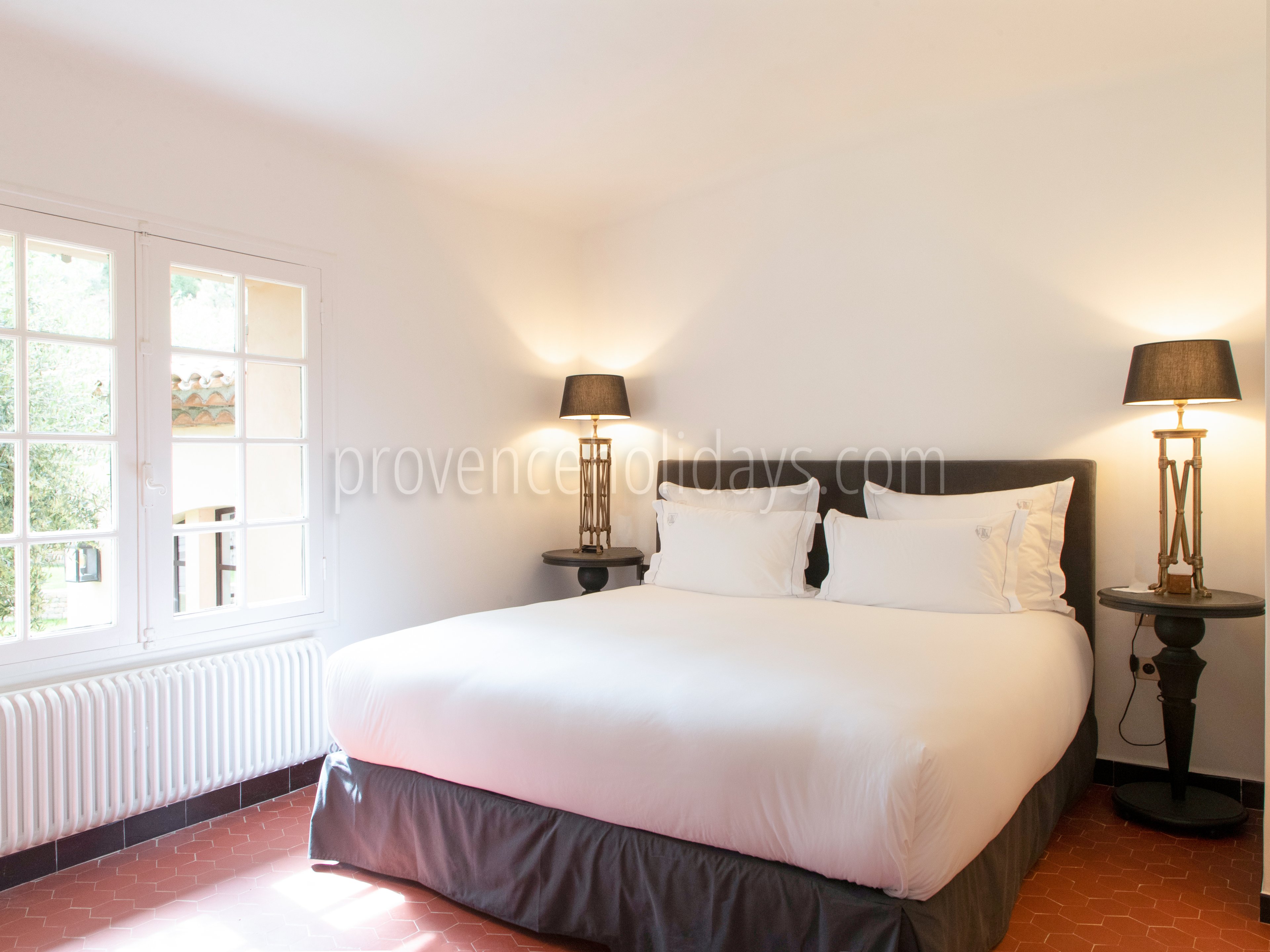 25 - Bastide Queen: Villa: Bedroom