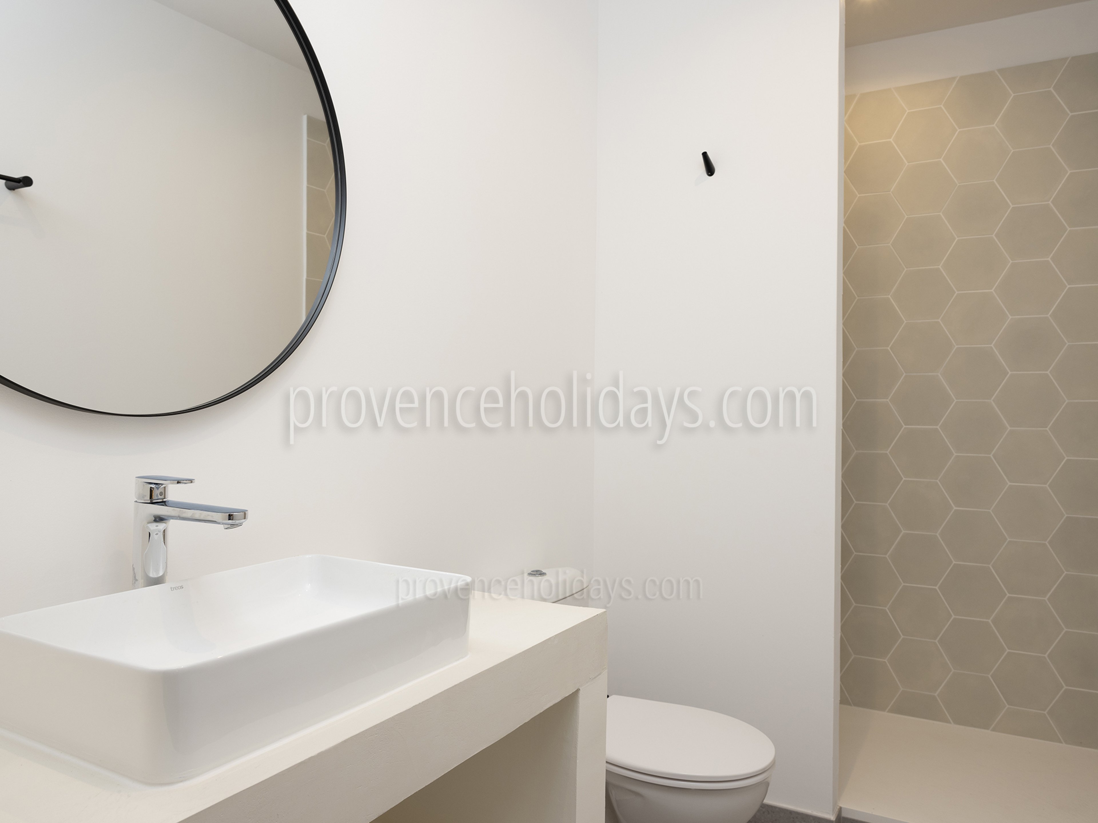 30 - Villa Sainte Marthe: Villa: Bathroom