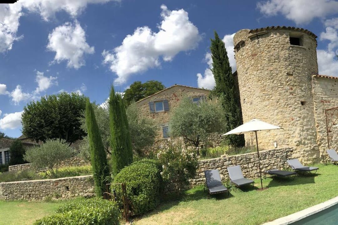 10 - Bastide de Goult: Villa: Exterior