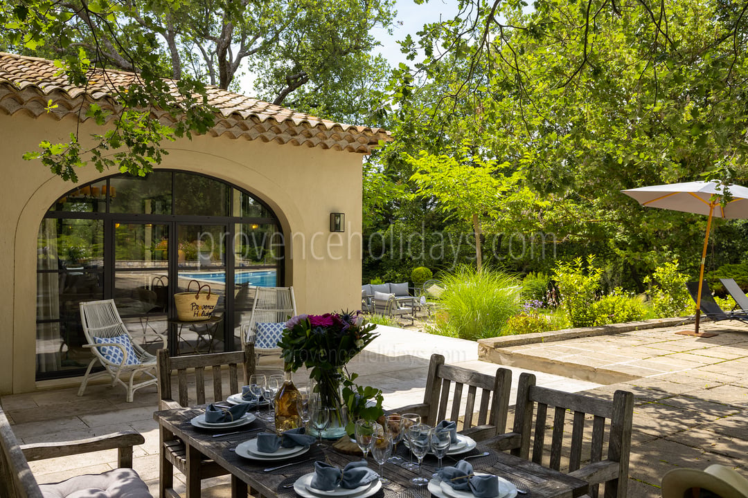 19 - Le Mas d\'Ansouis: Villa: Exterior
