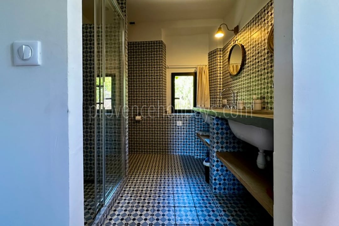 6 - La Bastide: Villa: Bathroom