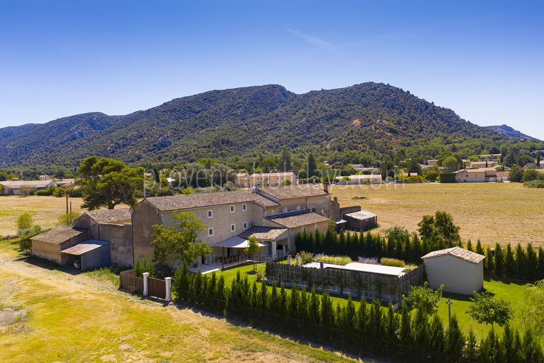 2 - Mas Robion: Villa: Exterior