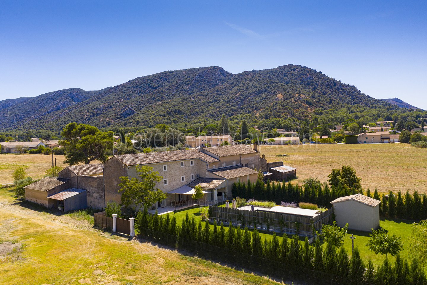 2 - Mas Robion: Villa: Exterior