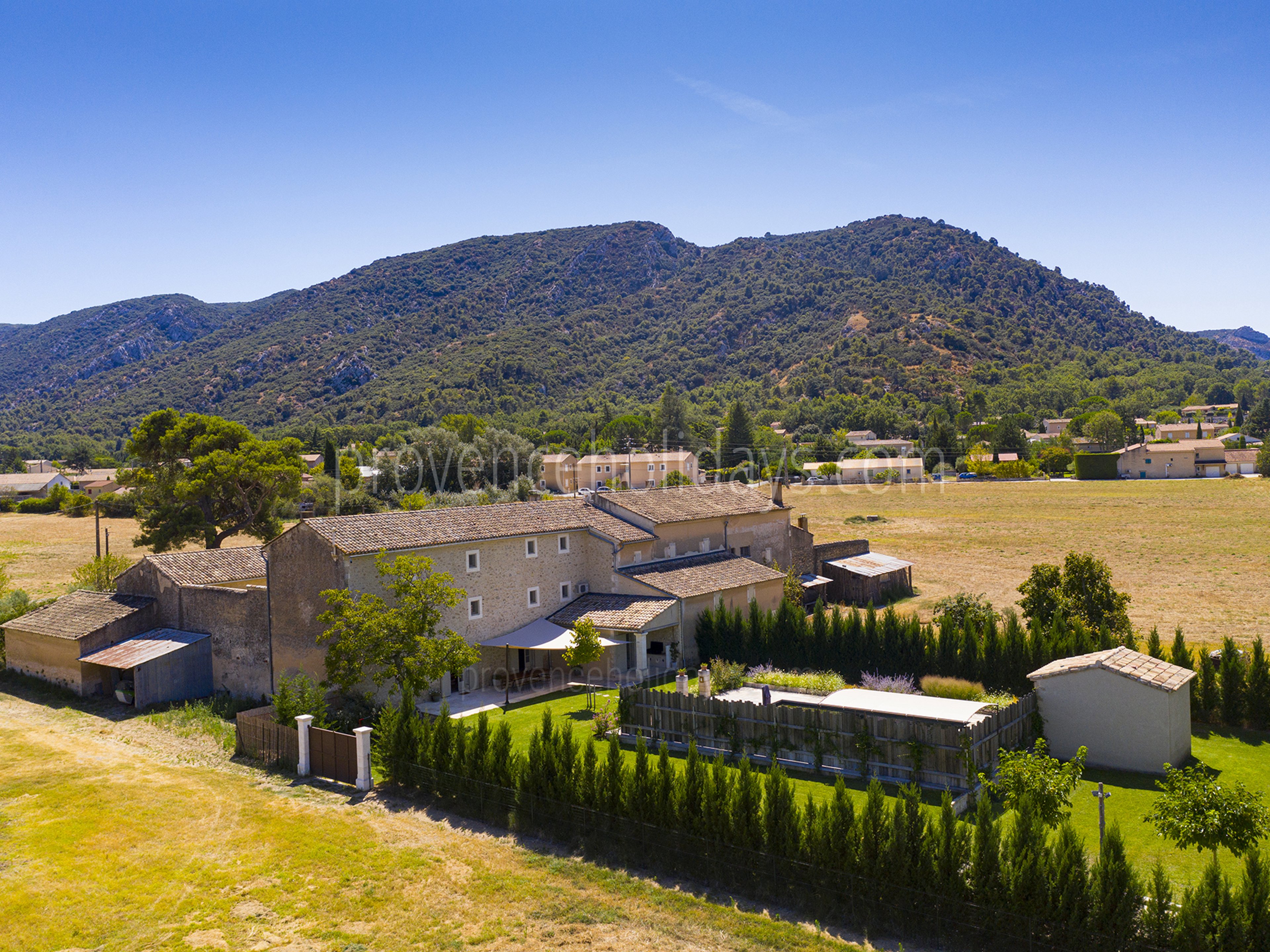 2 - Mas Robion: Villa: Exterior