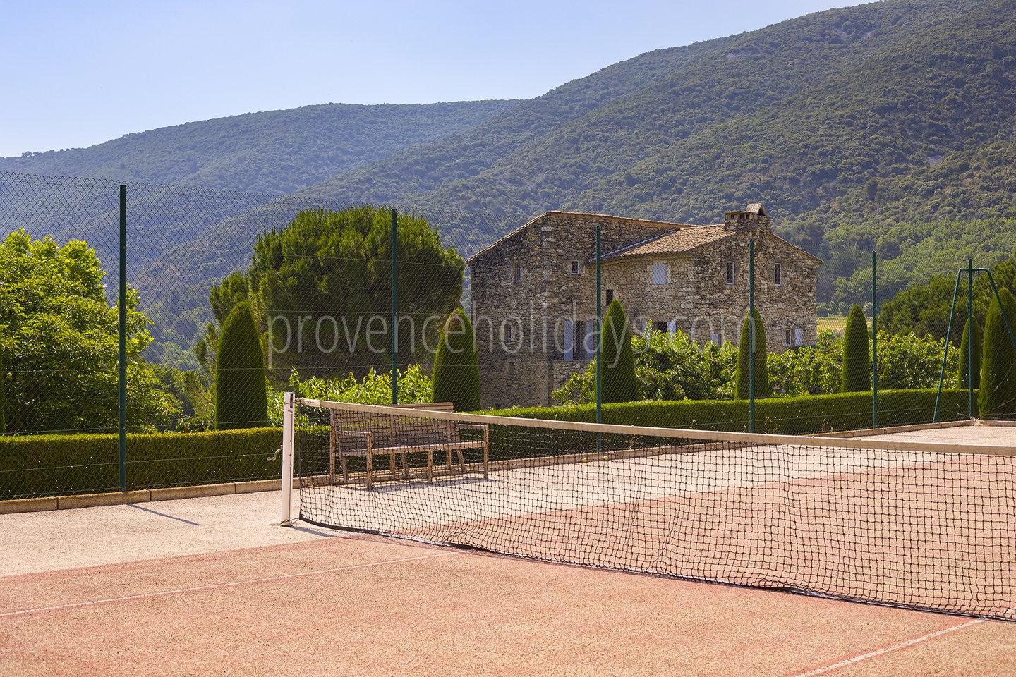 2 - La Roseraie: Villa: Exterior