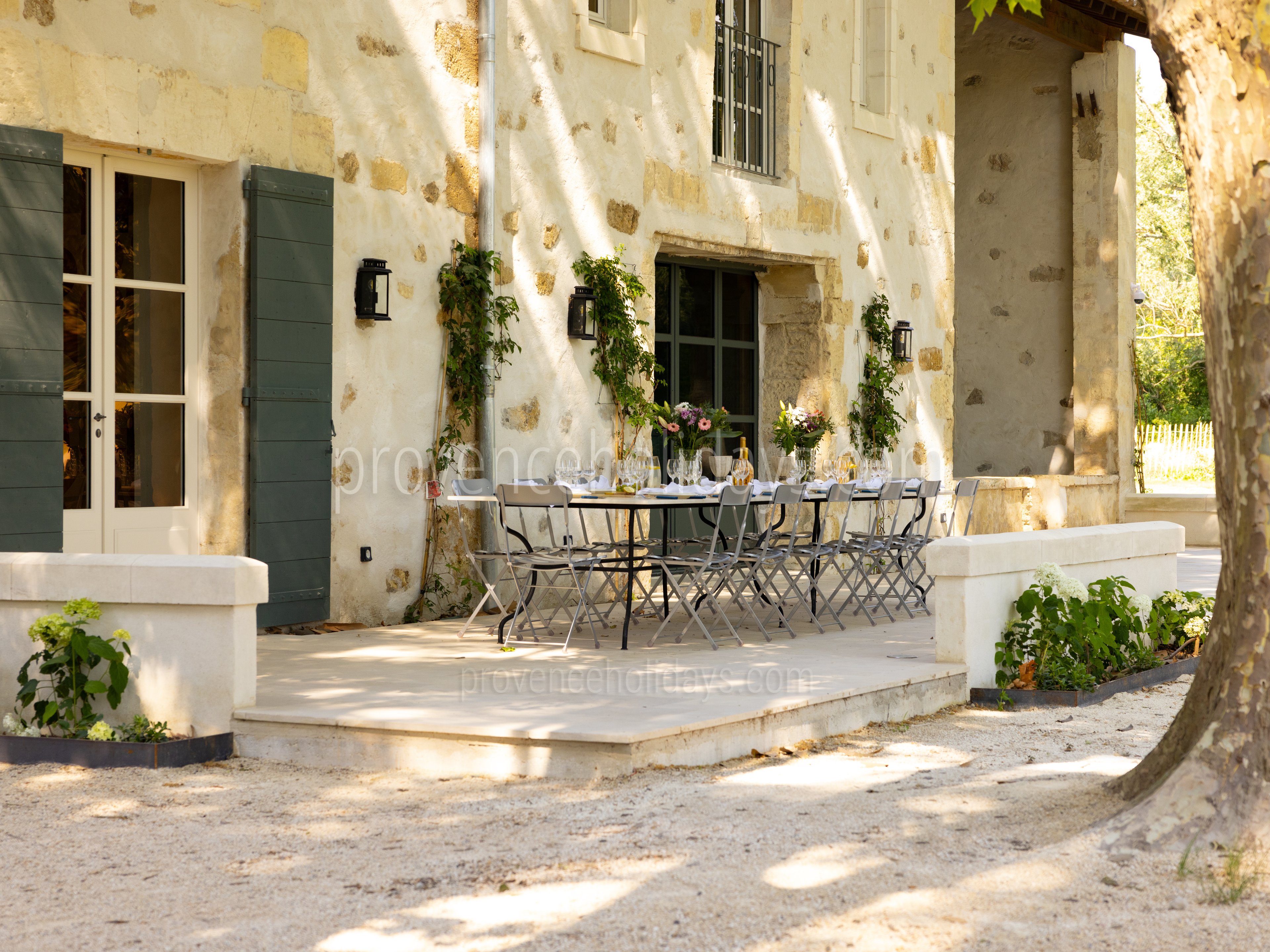 38 - Bastide Mouriès: Villa: Exterior