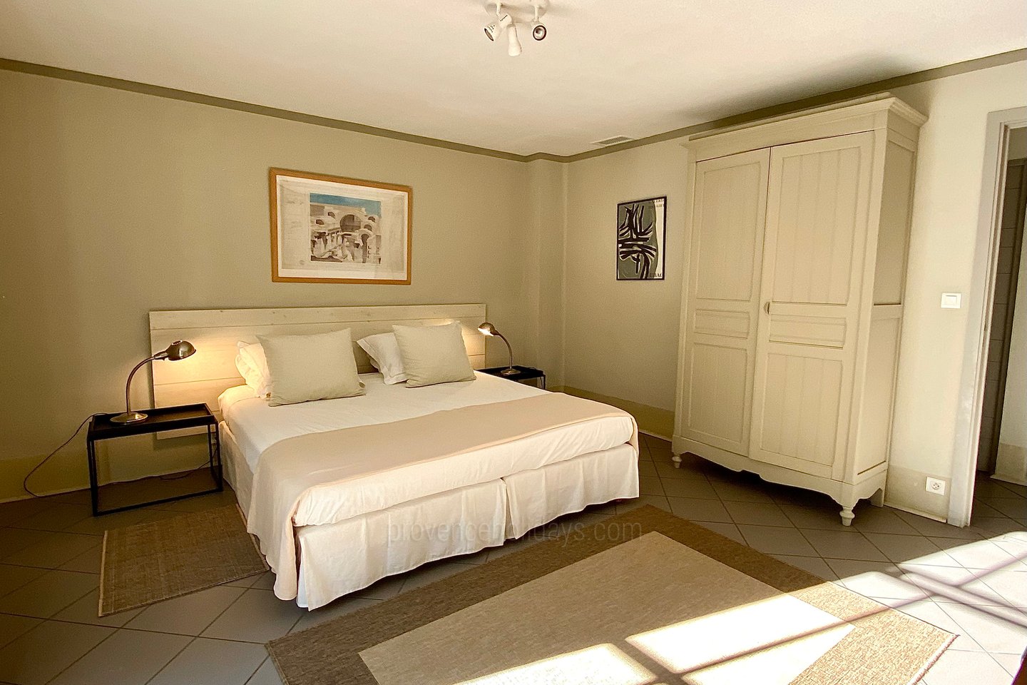 9 - Grand Mas de Cairanne: Villa: Bedroom