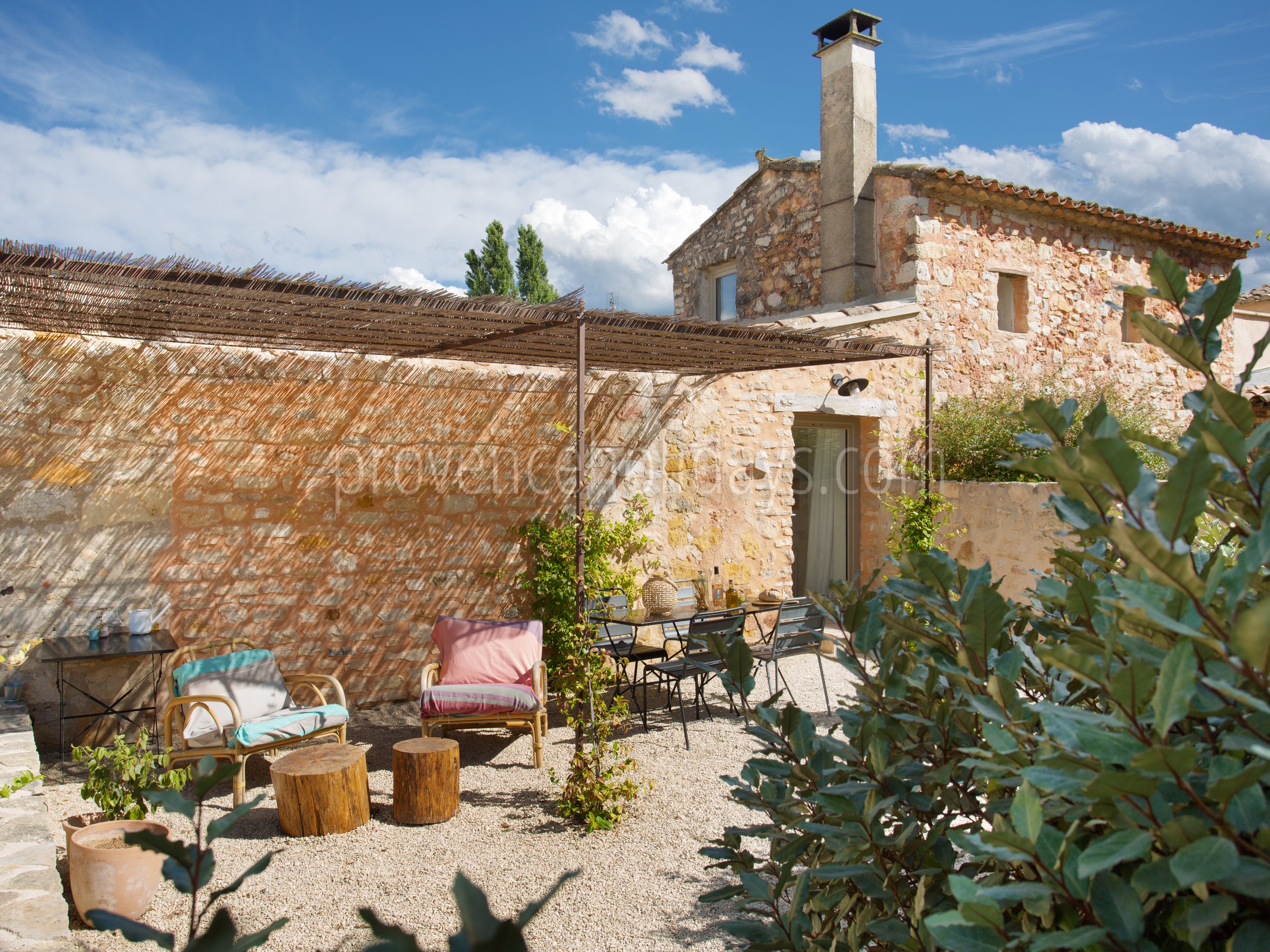 40 - Le Hameau de Goult: Villa: Exterior