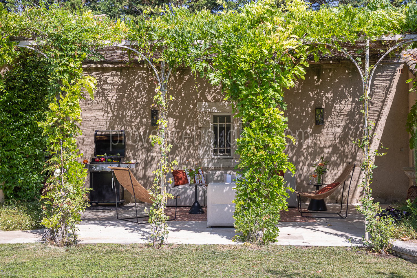 36 - Le Mas des Magnans: Villa: Exterior