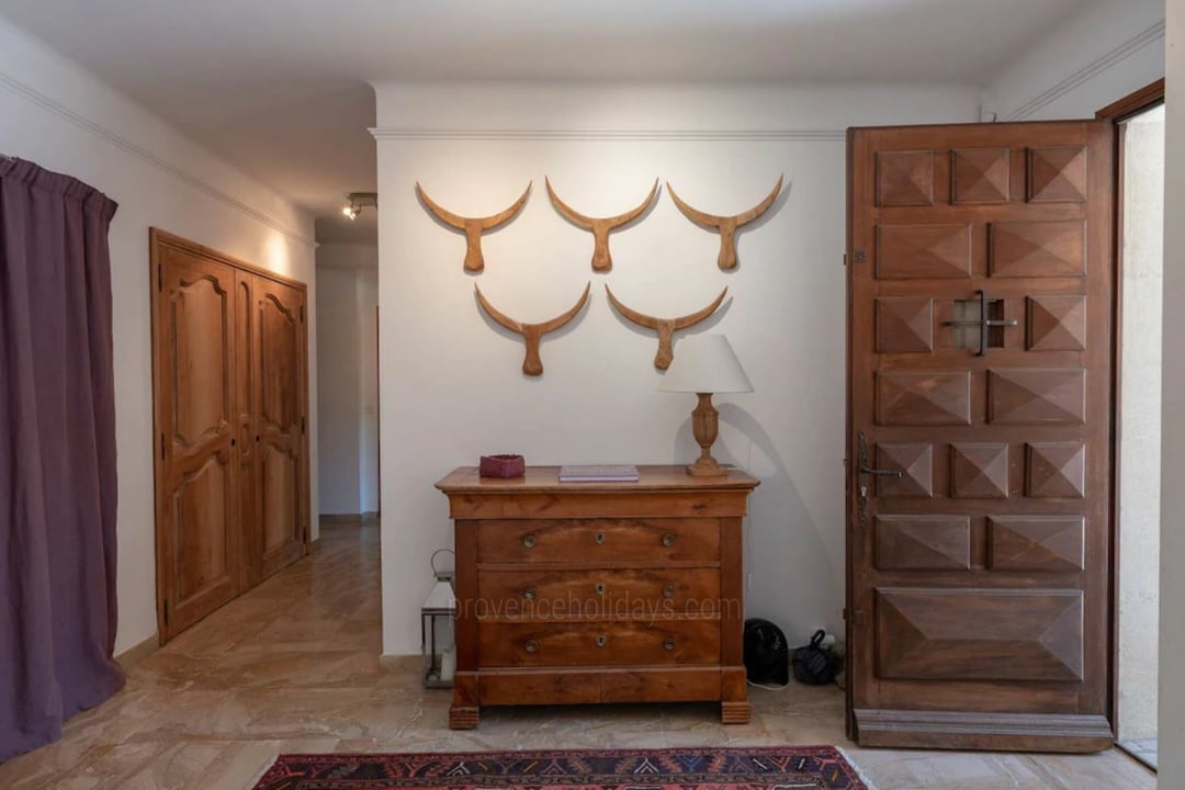 16 - Maison Provence: Villa: Interior