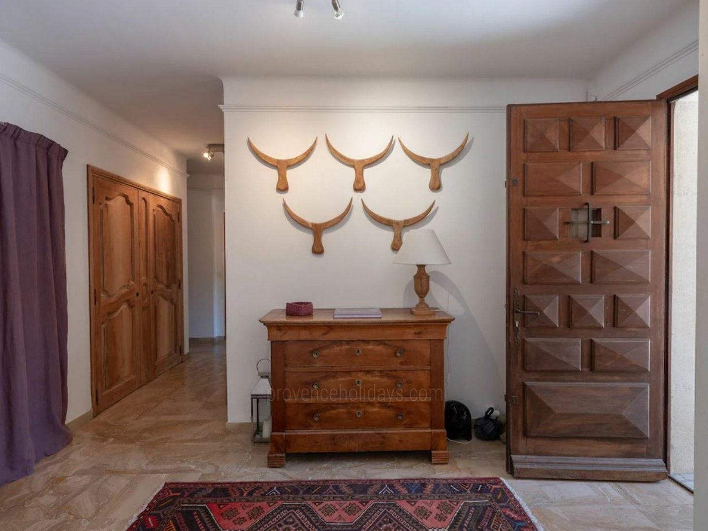 16 - Maison Provence: Villa: Interior