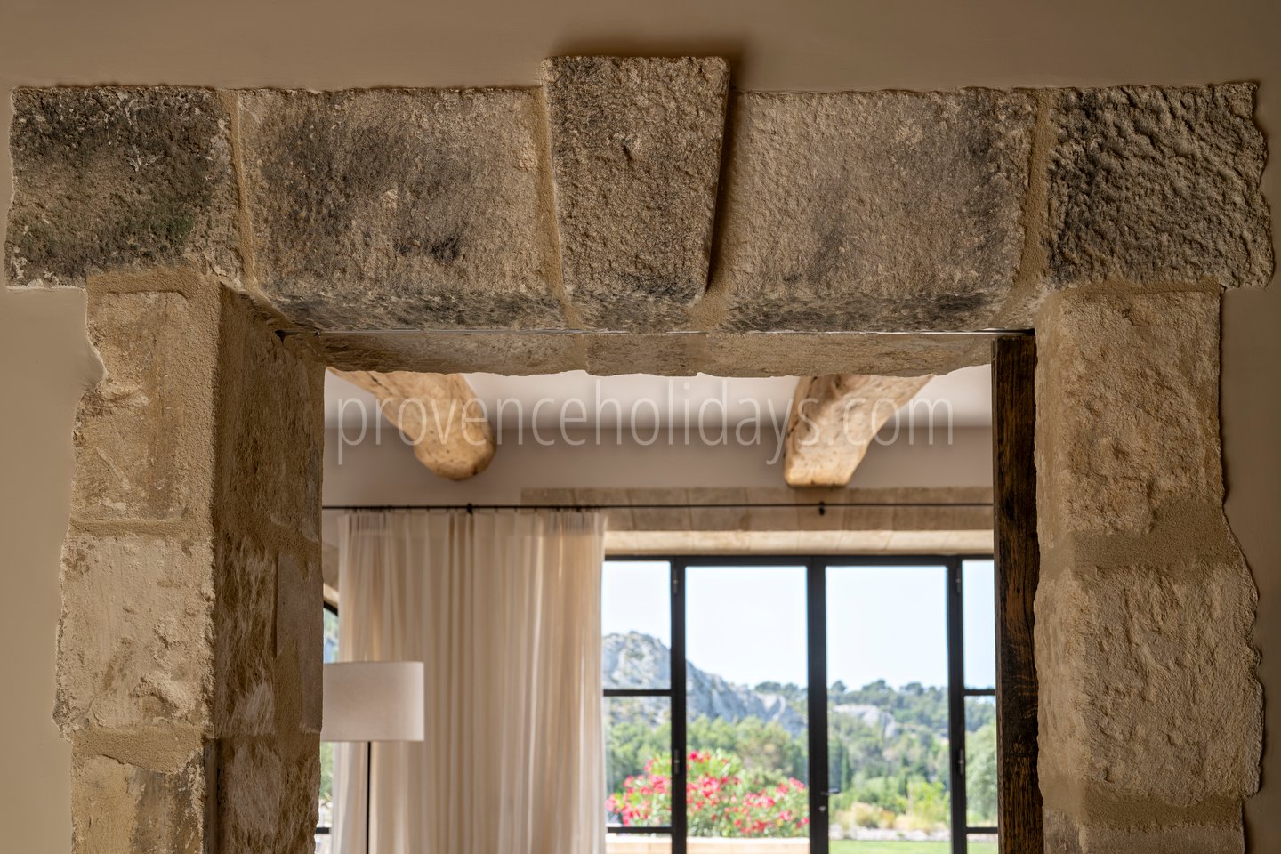 136 - Le Loup des Alpilles: Villa: Interior