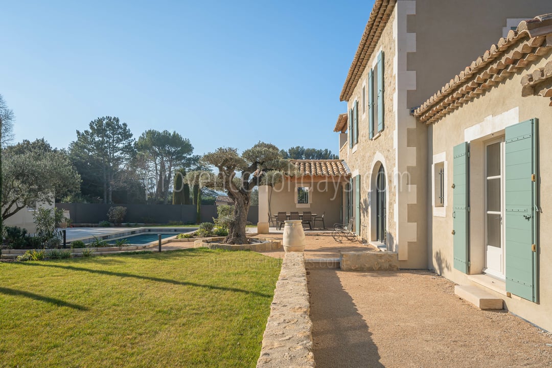 44 - Mas Lucie: Villa: Exterior