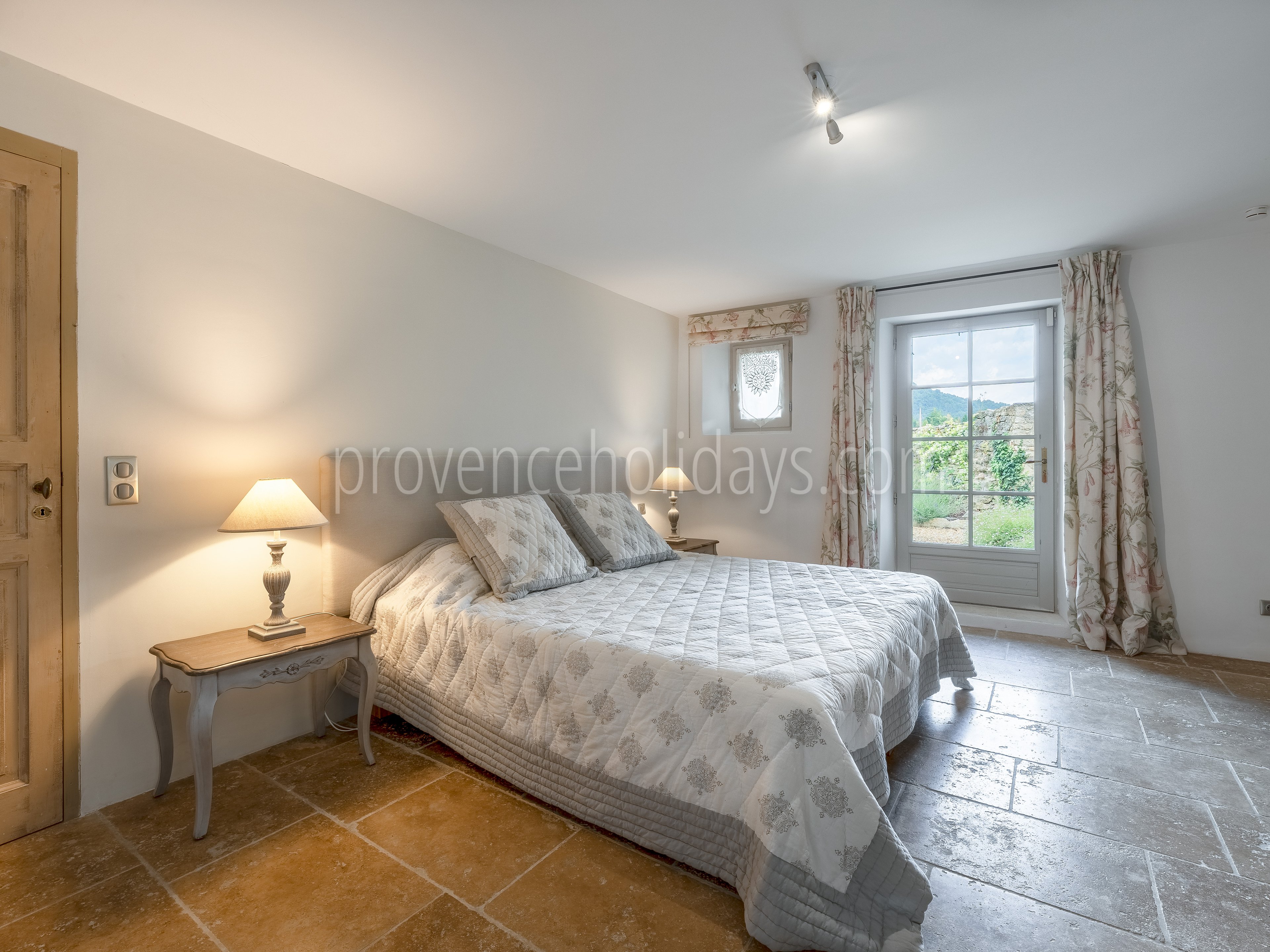 28 - Mas du Fort: Villa: Bedroom