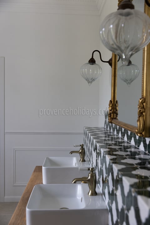 17 - Villa des Sables: Villa: Bathroom